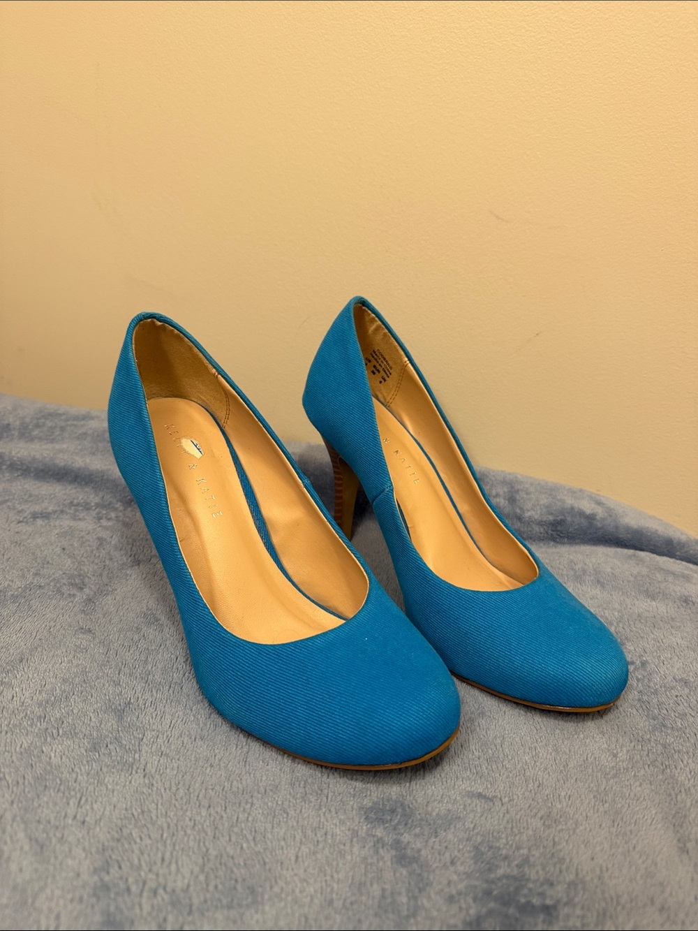 Kelly & Katie high-heeled blue color
